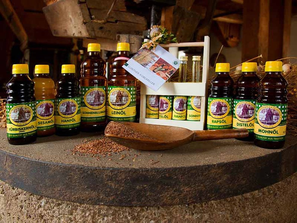Leinöl-Sortiment in der Ölmühle Haslach