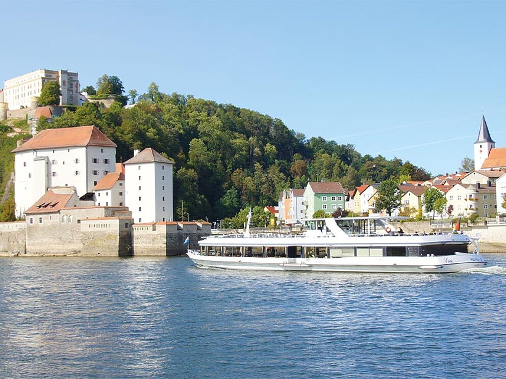 MS Sissi vor Niederhaus